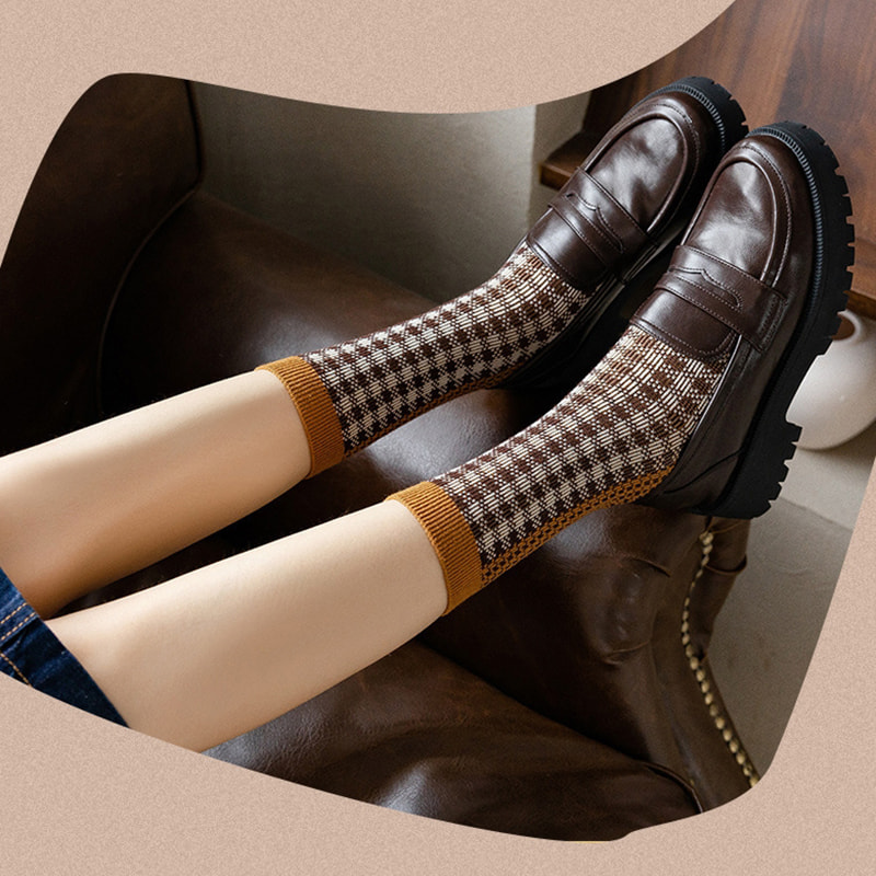 Checklered Leopard Print Dual Track Italienische Retro -Doppelnadelstapelsocken Checklered Leopard Print Dual Track Italienische Retro -Doppelnadelstapelsocken