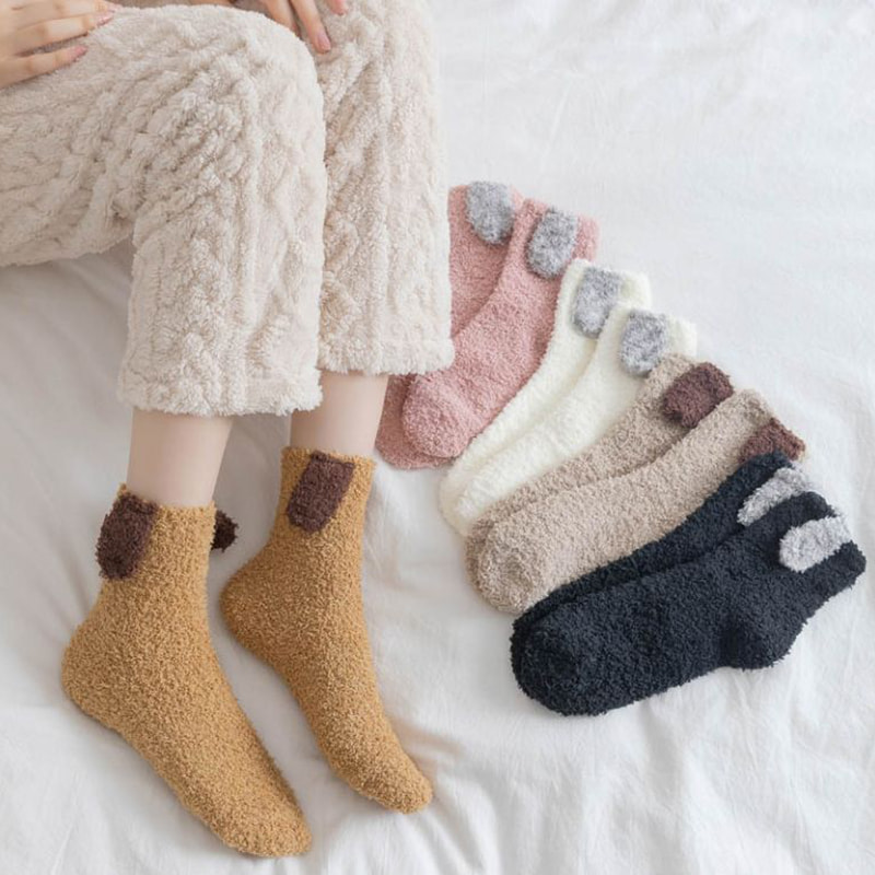 Japanische 3D -Kaninchenohren Korallenleidsocken für Mädchen zu Hause halbe Samtbodensocken