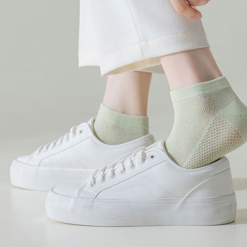 Lange Samt -Baumwollsocken für Frauen, atmungsaktive Kurzsocken von Maschen Lange Samt -Baumwollsocken für Frauen, atmungsaktive Kurzsocken von Maschen