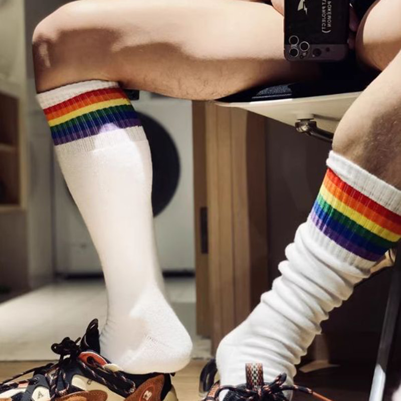 Regenbogen gestreifte Looped Socken, hohe Röhrchen -Langrohrsocken Regenbogen gestreifte Looped Socken, hohe Röhrchen -Langrohrsocken
