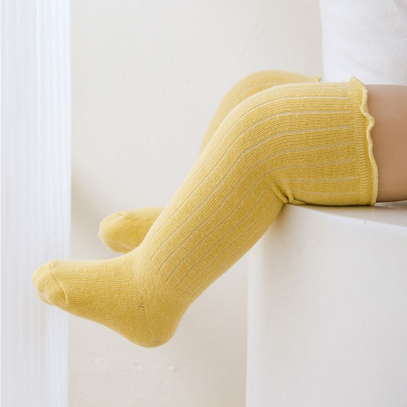 Frühlingsbaby Langrohr Socken Frühlings- und Herbstkniesocken Schwarze Pilz Spitzen Neugeborene Babysocken Frühlingsbaby Langrohr Socken Frühlings- und Herbstkniesocken Schwarze Pilz Spitzen Neugeborene Babysocken