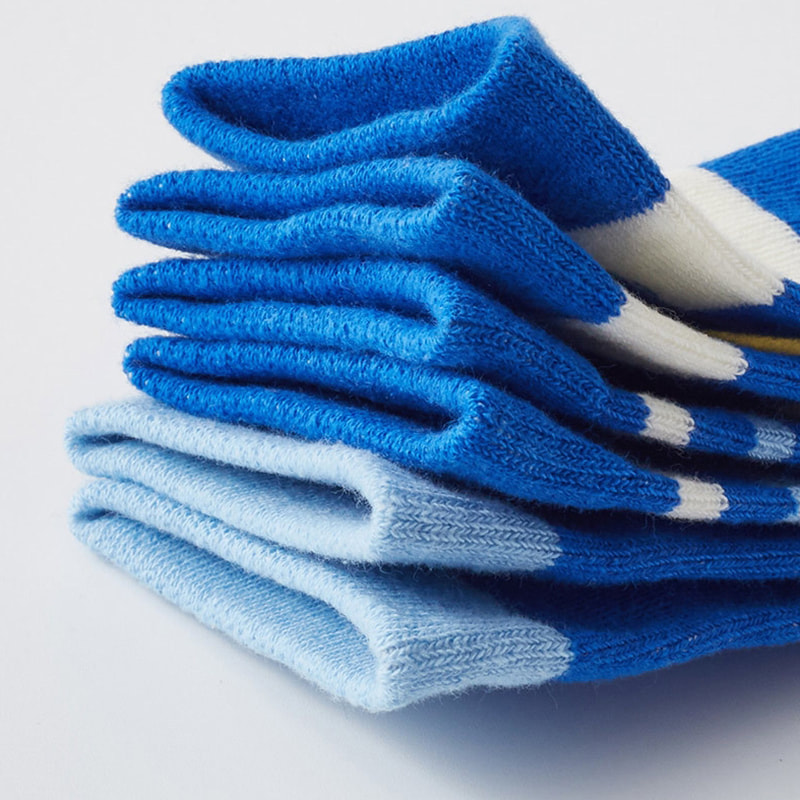 Kindersocken Klein Blue Letter Herren Baumwollsocken College -Stil atmungsaktiv Kindersocken Klein Blue Letter Herren Baumwollsocken College -Stil atmungsaktiv