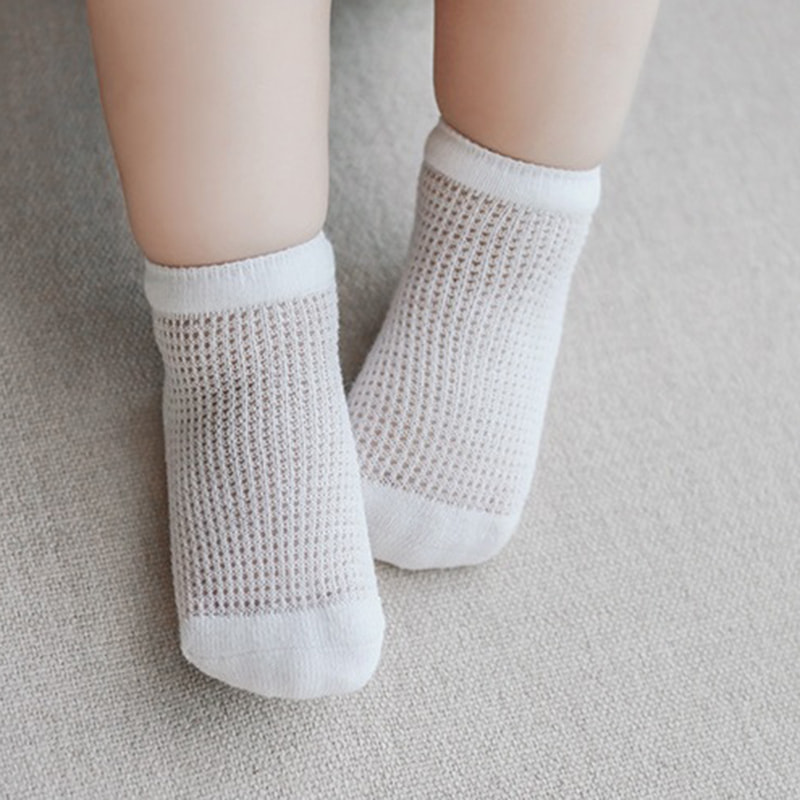 Baby Socken Sommer Neues ultra-dünnes Mesh atmungsaktivem Eis Seiden Knochenlosen elastischen Mund Kurzsocken Neugeborene Babystrümpfe